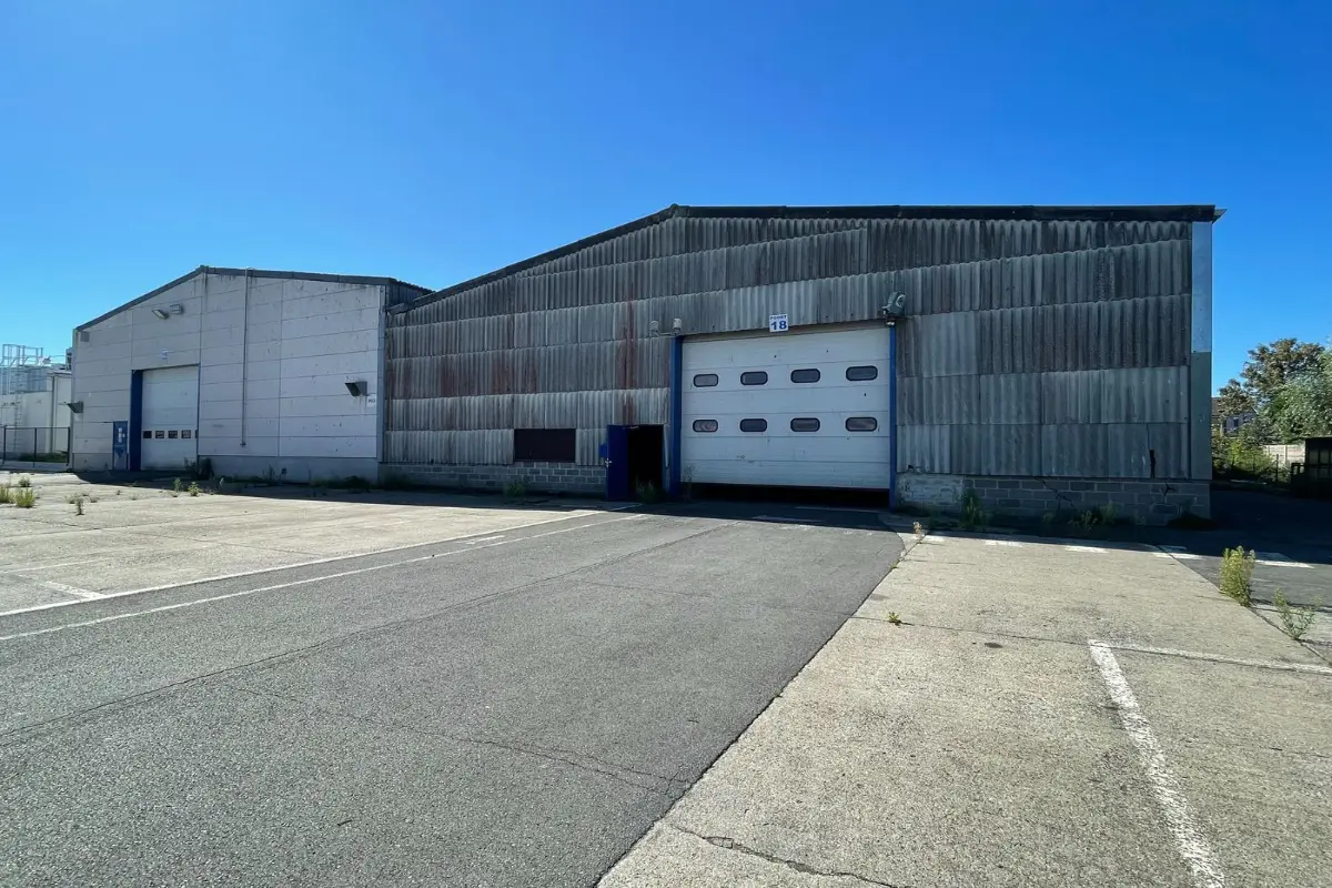 Handelszaak te  huur in Zedelgem 8210 4833.00€  slaapkamers 1000.00m² - Zoekertje 610916