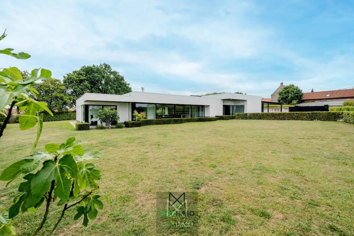 Huis te  koop in Nieuwkerke 8950 0.00€ 3 slaapkamers 225.00m² - Zoekertje 612130