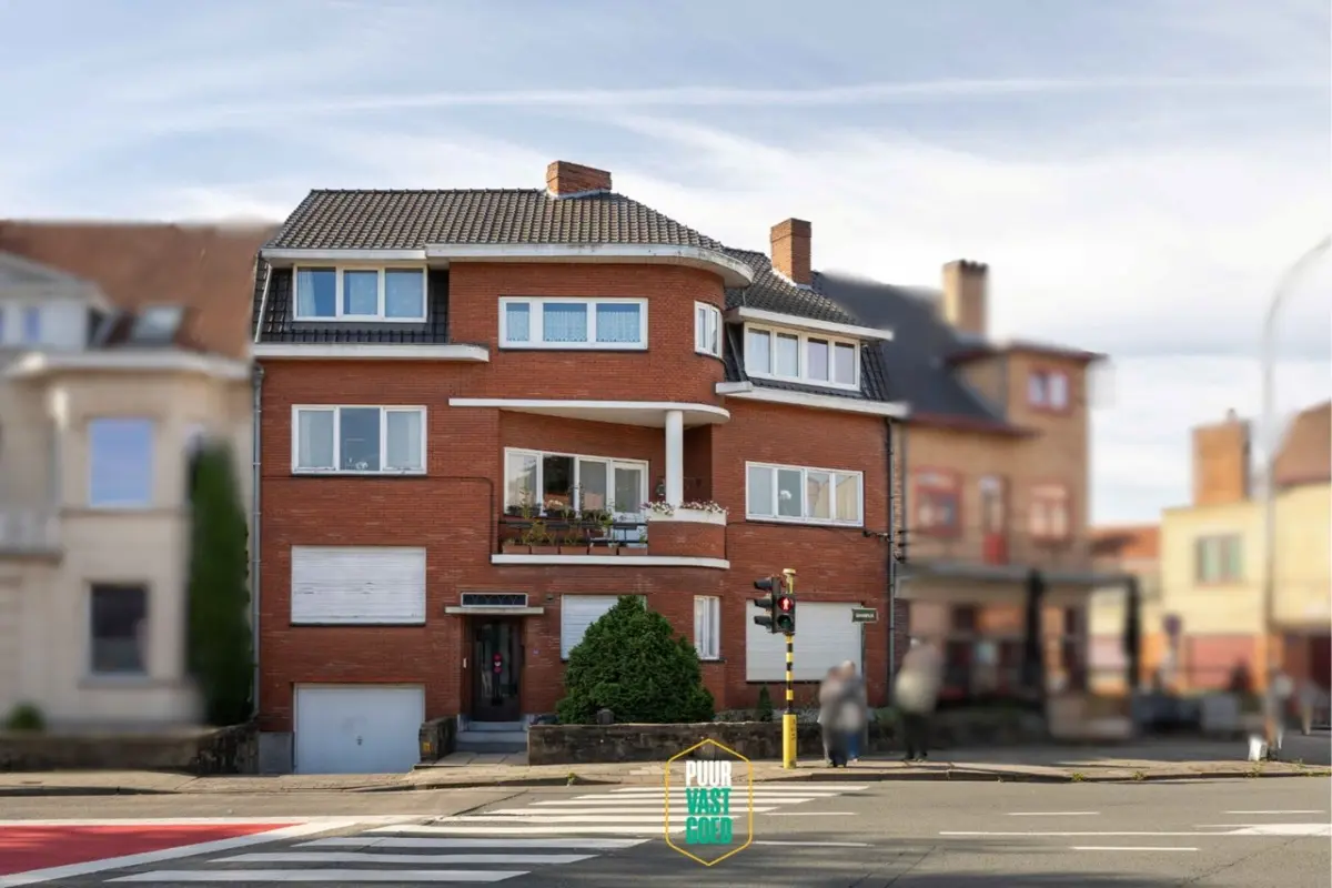 Appartementsgebouw te  koop in Sint-Andries 8200 595000.00€  slaapkamers 296.00m² - Zoekertje 612830