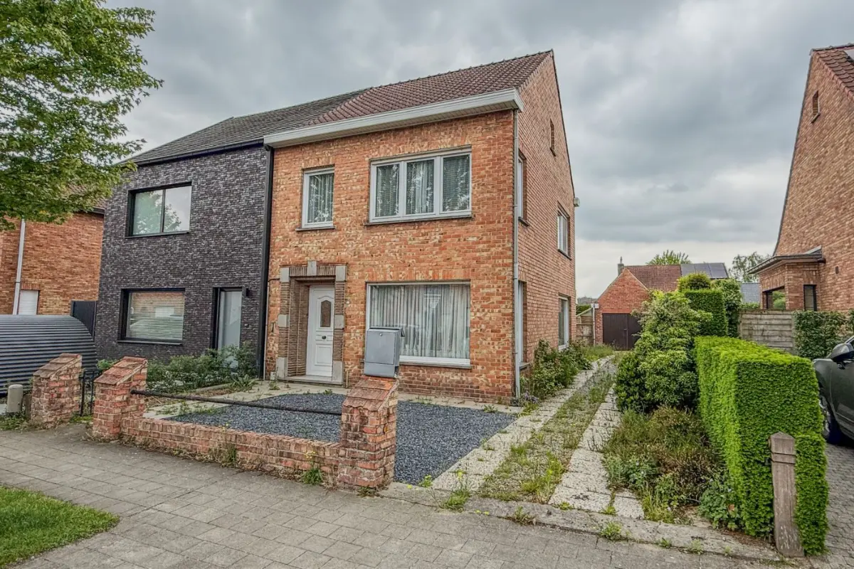 Huis te  koop in Sint-Andries 8200 375000.00€ 3 slaapkamers 128.00m² - Zoekertje 612141