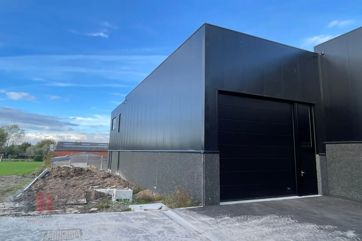 Handelszaak te  koop in Oudenburg 8460 310000.00€  slaapkamers 227.00m² - Zoekertje 612148