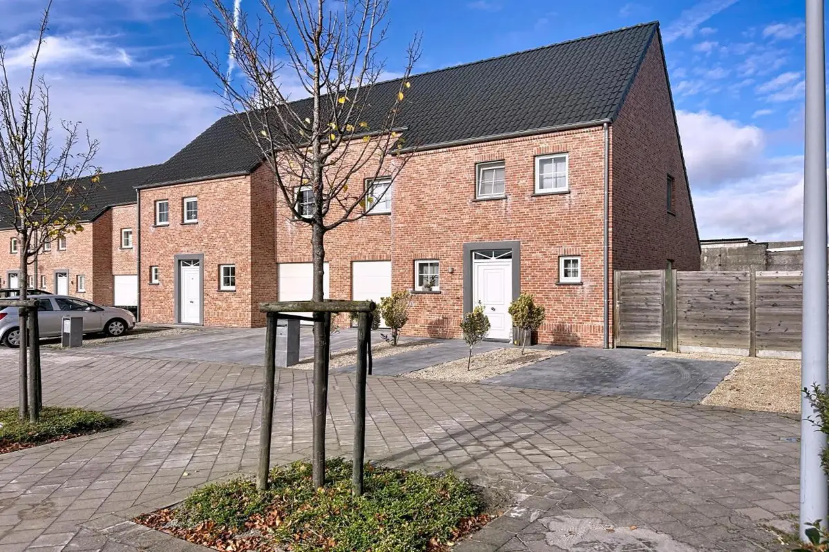 Huis te  koop in Roeselare 8800 374000.00€ 3 slaapkamers 154.00m² - Zoekertje 612451