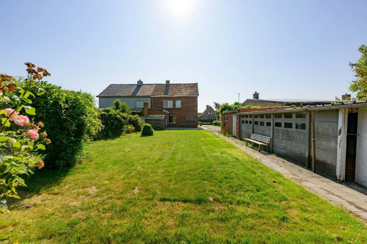 Huis te  koop in Pittem 8740 290000.00€ 3 slaapkamers 208.00m² - Zoekertje 612984