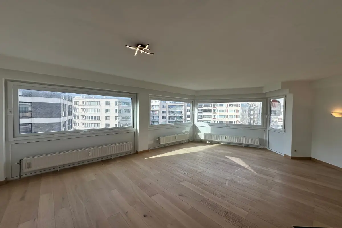 Appartement te  huur in Oostende 8400 895.00€ 3 slaapkamers m² - Zoekertje 612919