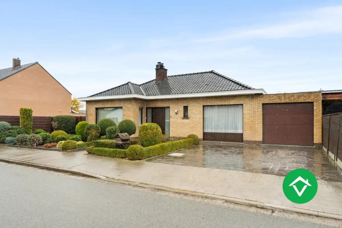 Bungalow te  koop in Eernegem 8480 395000.00€ 4 slaapkamers 170.00m² - Zoekertje 613190