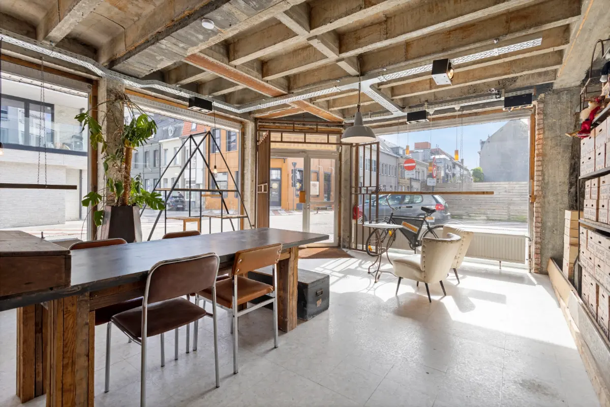 Handelszaak te  koop in Roeselare 8800 109000.00€  slaapkamers 55.00m² - Zoekertje 613402