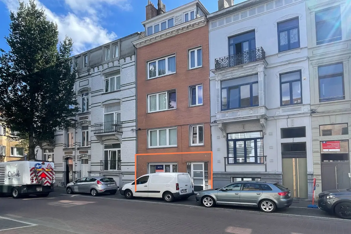 Appartement te  koop in Oostende 8400 135000.00€ 1 slaapkamers 73.00m² - Zoekertje 613324