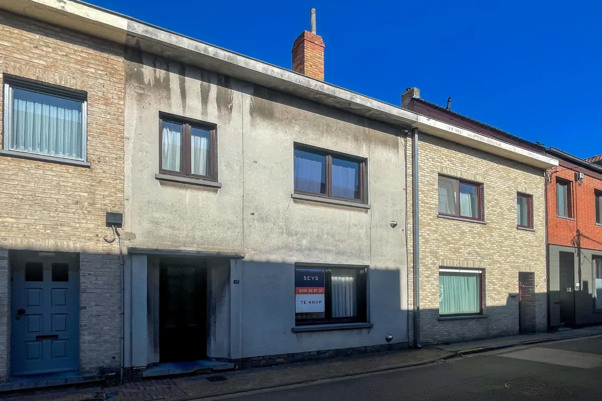 Huis te  koop in Oudenburg 8460 159000.00€ 2 slaapkamers 191.00m² - Zoekertje 613327