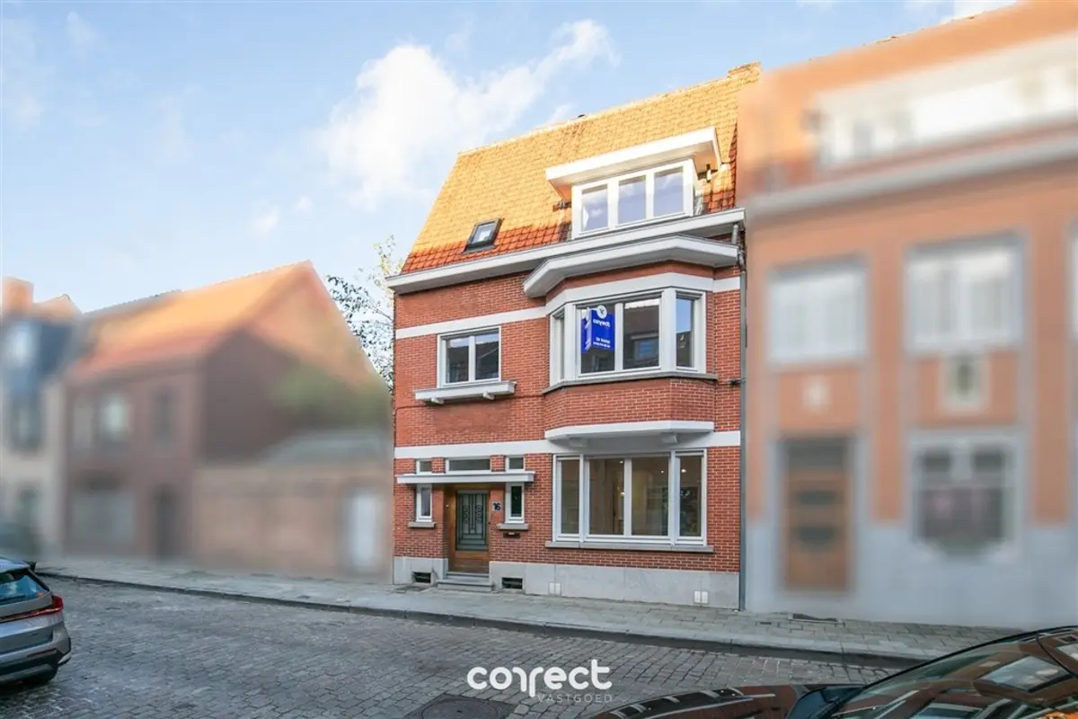 Huis te  in Brugge 8000 749000.00€ 4 slaapkamers 244.00m² - Zoekertje 613585
