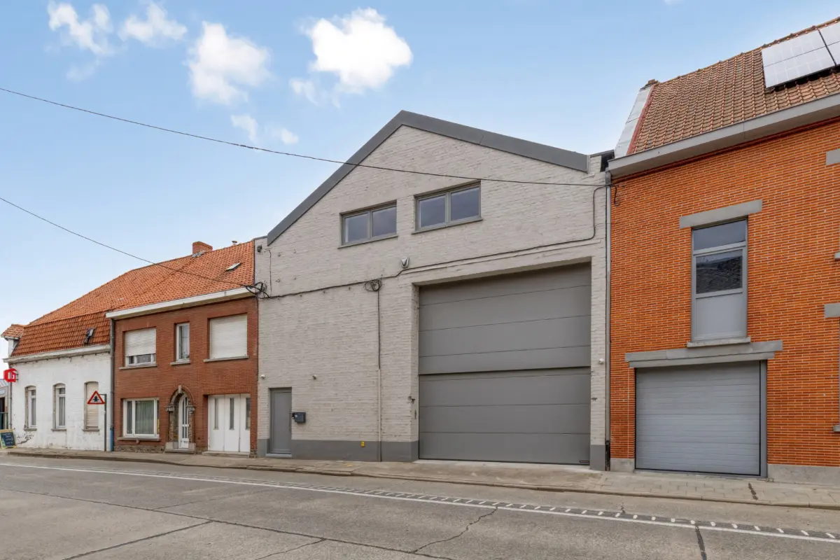 Handelszaak te  koop in Moorsele 8560 495000.00€  slaapkamers 200.00m² - Zoekertje 613390