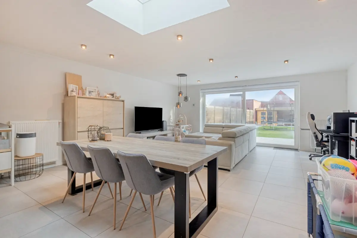 Appartementsgebouw te  koop in Boezinge 8904 375000.00€ 4 slaapkamers 204.00m² - Zoekertje 613398