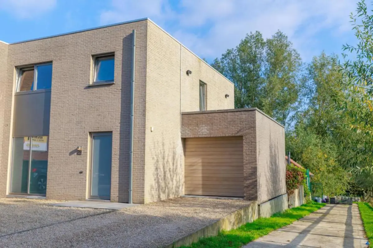 Huis te  koop in Kortrijk 8500 419000.00€ 3 slaapkamers 175.00m² - Zoekertje 613630