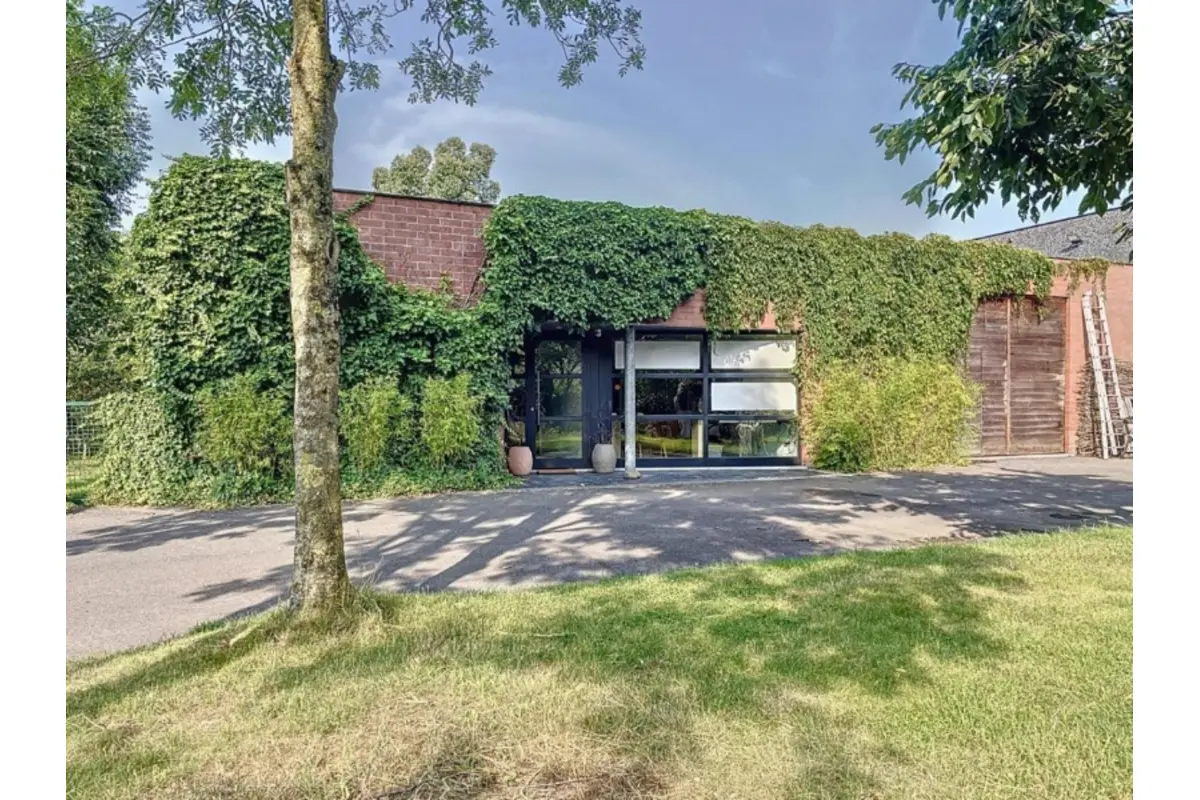 Huis te  koop in Oostnieuwkerke 8840 535000.00€ 3 slaapkamers 288.00m² - Zoekertje 614432