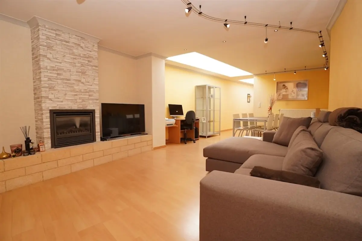 Huis te  koop in Harelbeke 8530 249000.00€ 2 slaapkamers 178.00m² - Zoekertje 614993