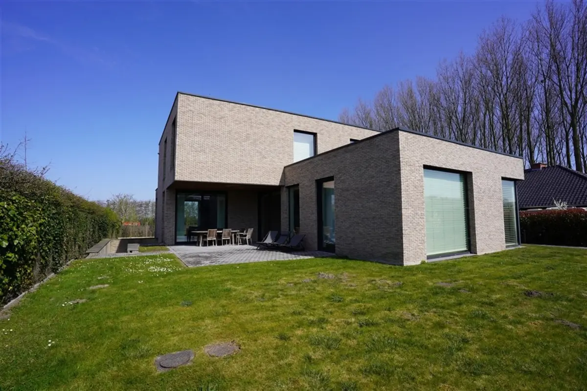 Villa te  koop in Aalbeke 8511 845000.00€ 4 slaapkamers 448.00m² - Zoekertje 615000