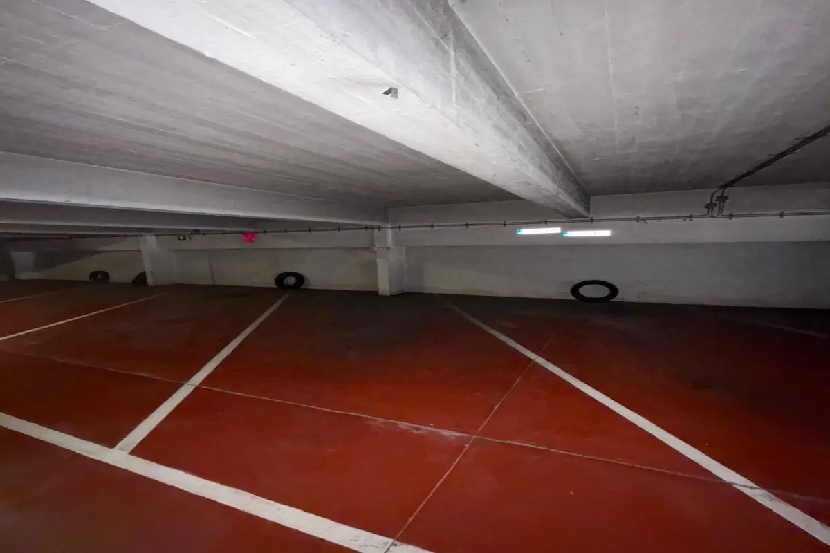 Parking te  huur in Oostende 8400 110.00€  slaapkamers m² - Zoekertje 615236