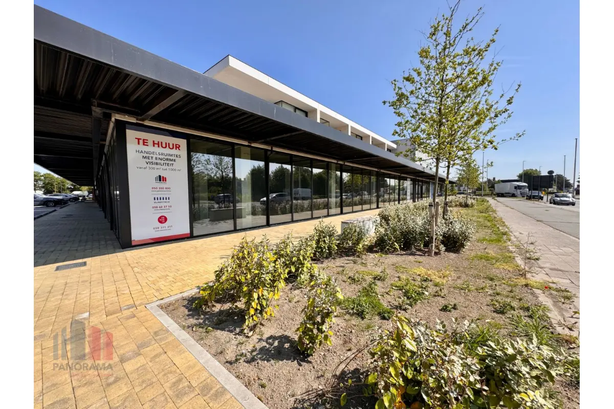Handelszaak te  huur in Veurne 8630 13160.00€  slaapkamers 1302.00m² - Zoekertje 615188