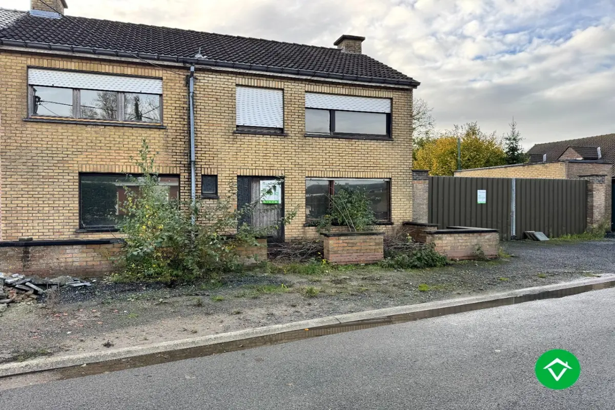 Huis te koop in Wevelgem 8560 208000.00€ 5 slaapkamers 158.00m² - Zoekertje 615530