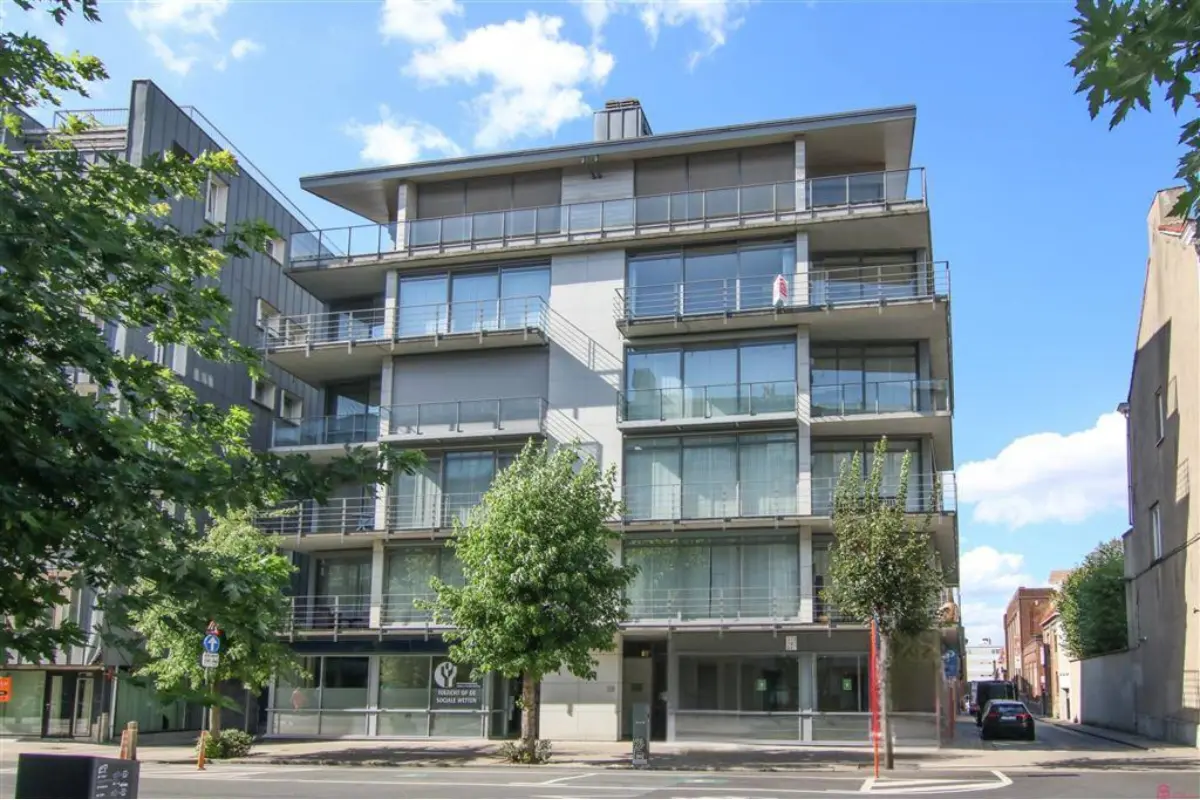 Appartement te  koop in Kortrijk 8500 549000.00€ 3 slaapkamers 176.00m² - Zoekertje 615324