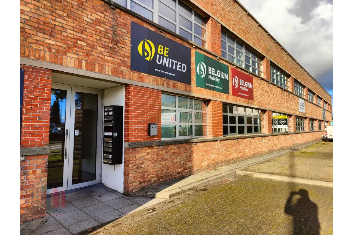 Handelszaak te  huur in Brugge 8000 2500.00€  slaapkamers 262.00m² - Zoekertje 615149