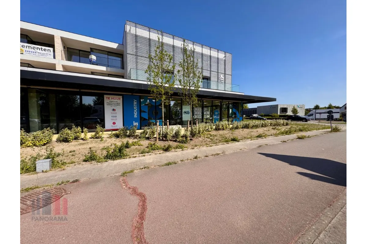 Handelszaak te  huur in Veurne 8630 4980.00€  slaapkamers 498.00m² - Zoekertje 615190