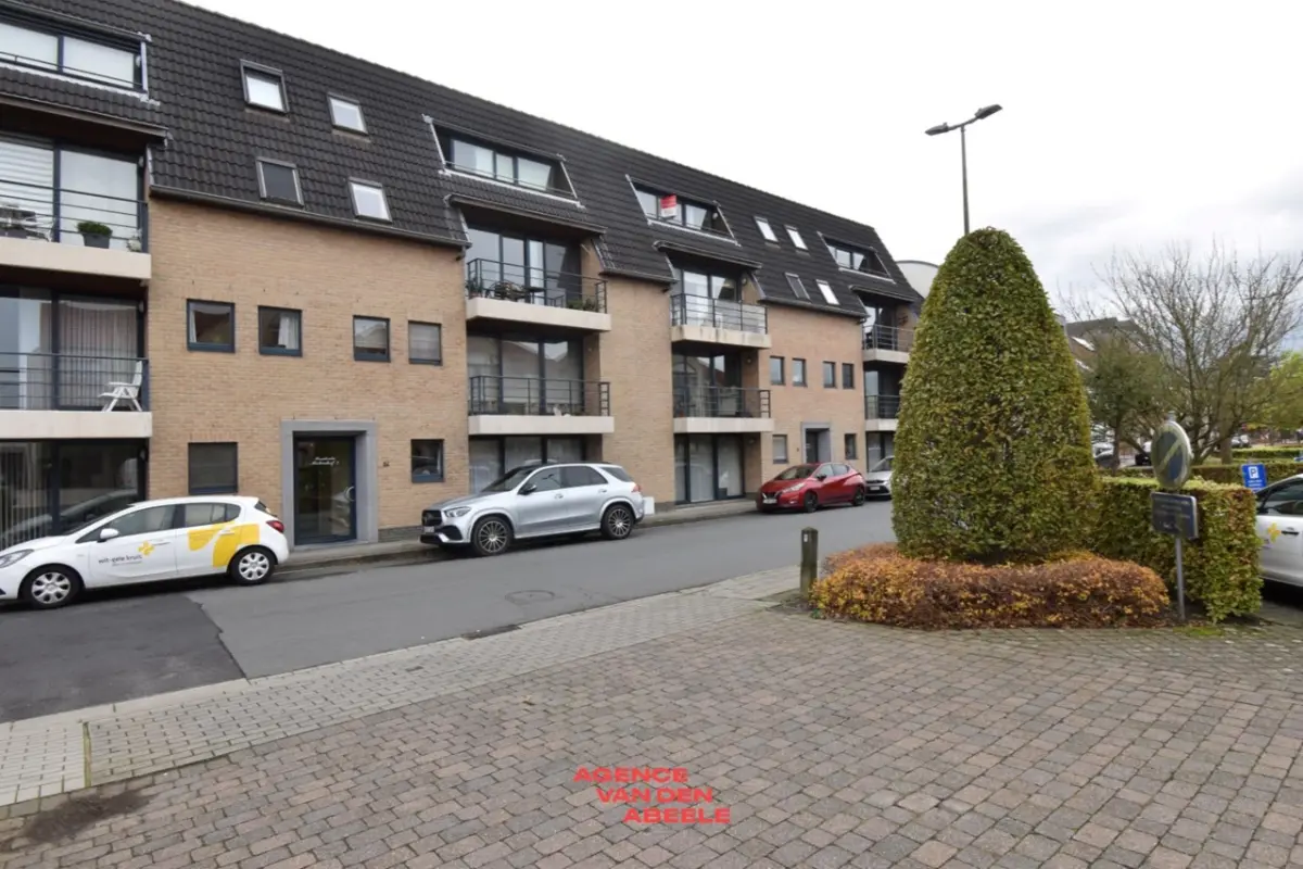 Appartement te  huur in Oostkamp 8020 850.00€ 2 slaapkamers m² - Zoekertje 616570