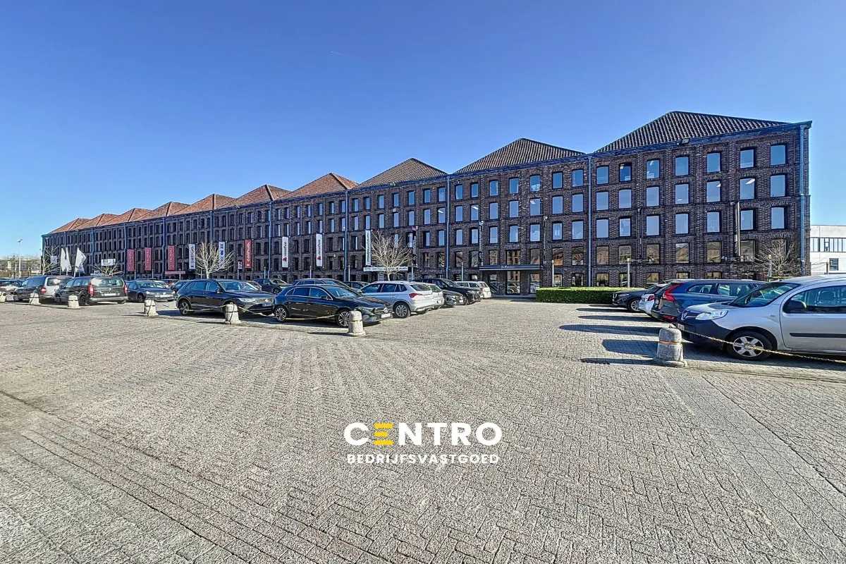 Handelszaak te  koop in Kortrijk 8500 0.00€  slaapkamers 725.00m² - Zoekertje 616578
