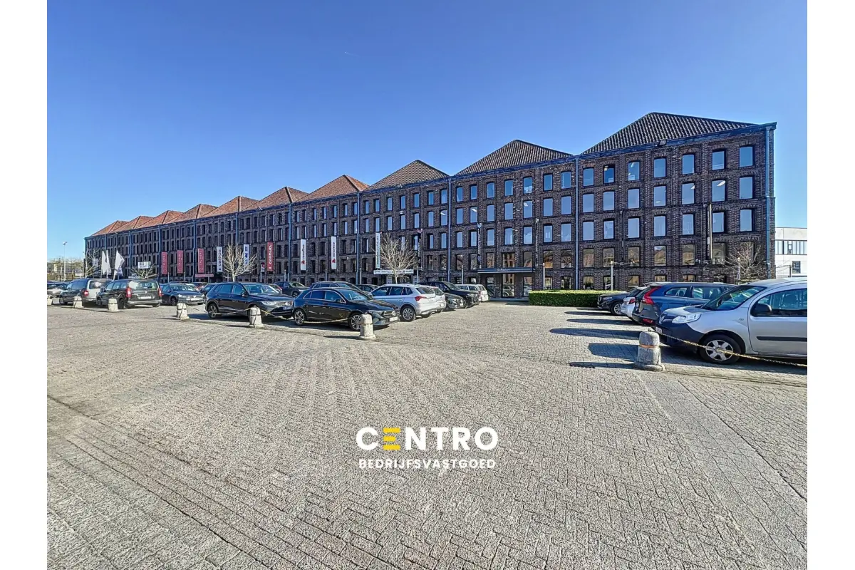 Handelszaak te  koop in Kortrijk 8500 0.00€  slaapkamers 725.00m² - Zoekertje 616578