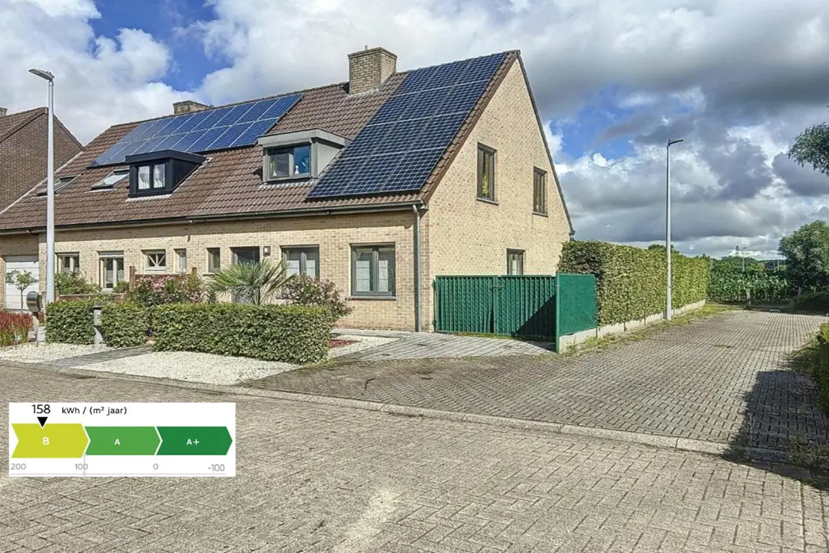 Appartementsgebouw te  koop in Sint-Andries 8200 458600.00€ 3 slaapkamers 147.00m² - Zoekertje 616283