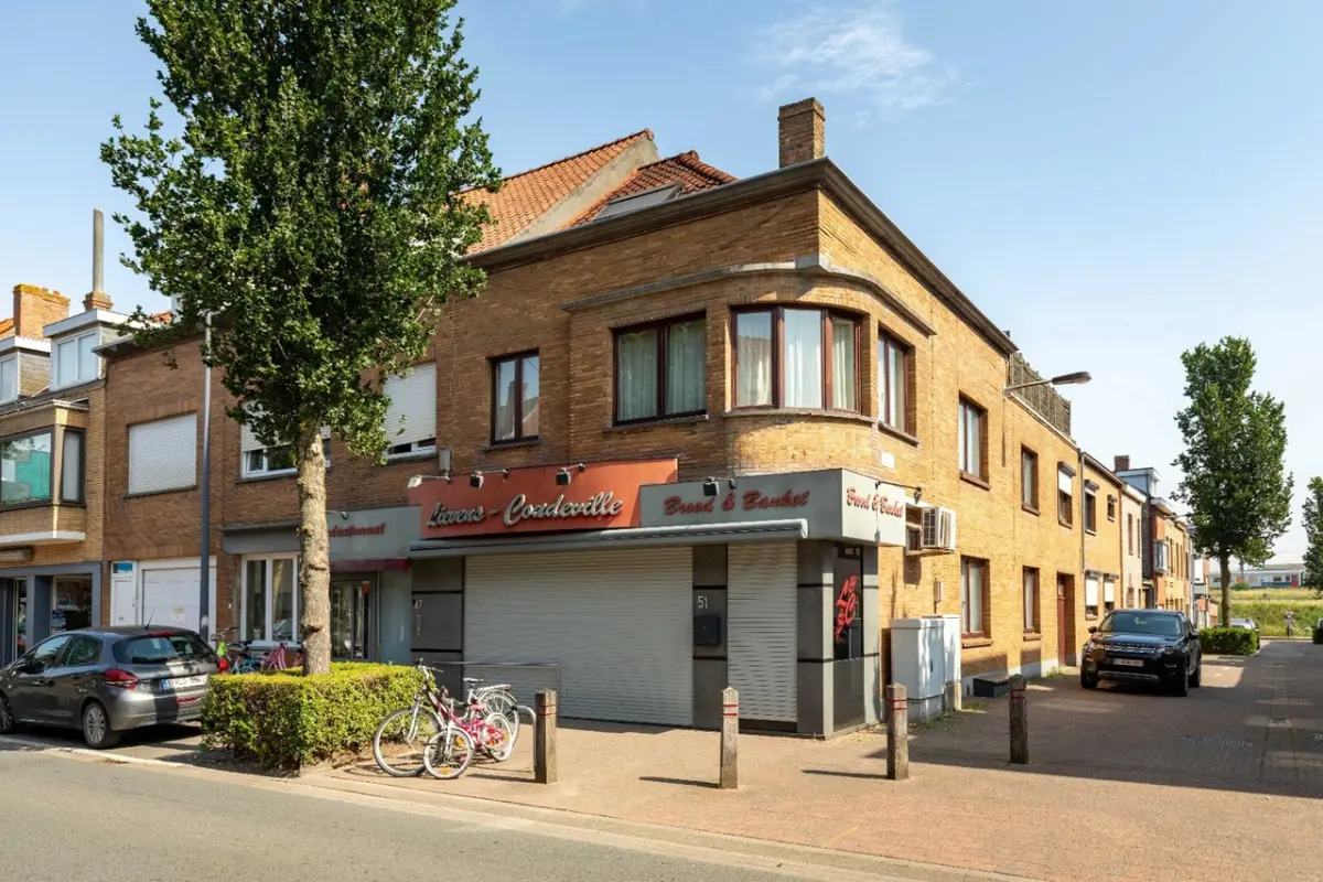 Appartementsgebouw te  in Oostende 8400 850000.00€ 11 slaapkamers 847.00m² - Zoekertje 617399