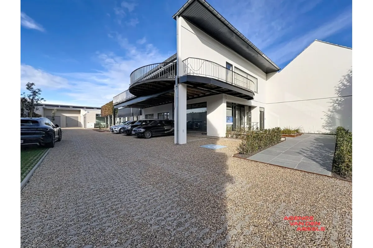 Appartement te  huur in Assebroek 8310 1495.00€ 3 slaapkamers m² - Zoekertje 616655