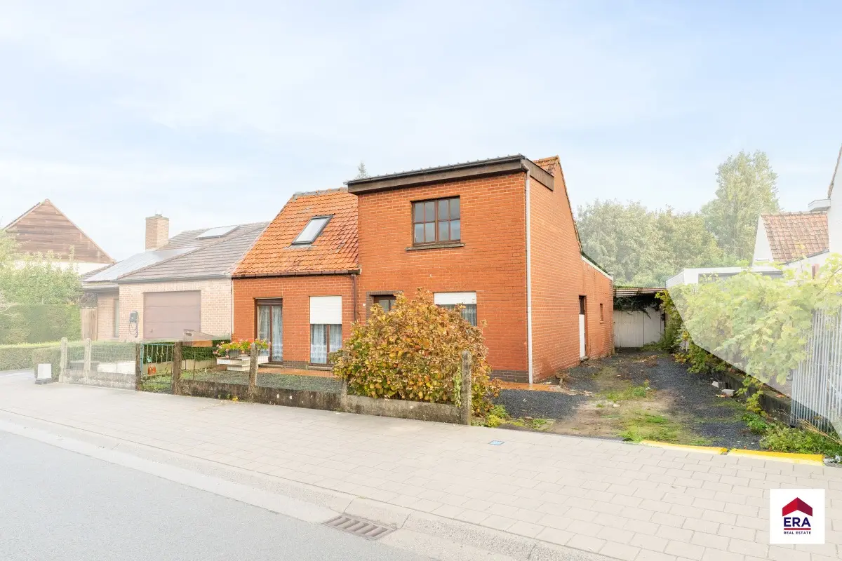 Huis te koop in Oostrozebeke 8780 238000.00€ 3 slaapkamers 144.00m² - Zoekertje 617257