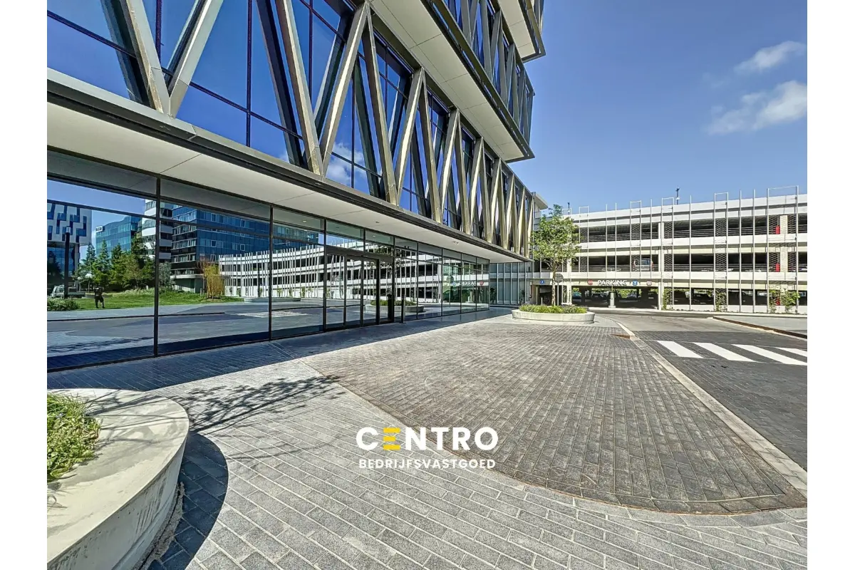 Handelszaak te  koop in Roeselare 8800 0.00€  slaapkamers 237.76m² - Zoekertje 616659