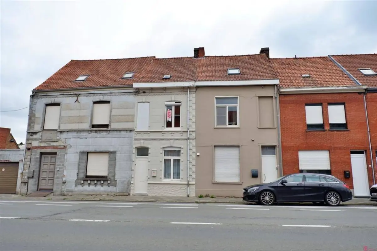 Huis te  koop in Kortrijk 8500 149000.00€ 3 slaapkamers 156.00m² - Zoekertje 619618