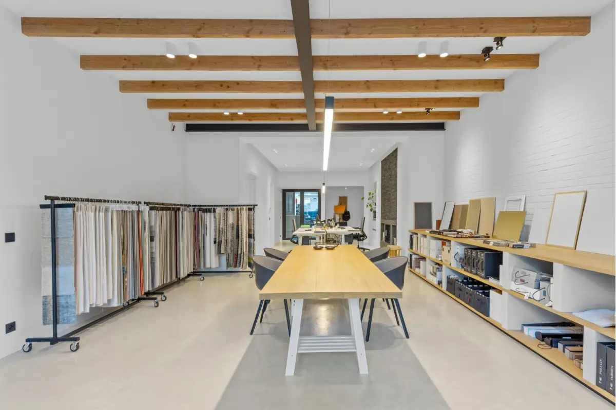 Handelszaak te  huur in Heule 8501 2450.00€  slaapkamers 626.00m² - Zoekertje 619184