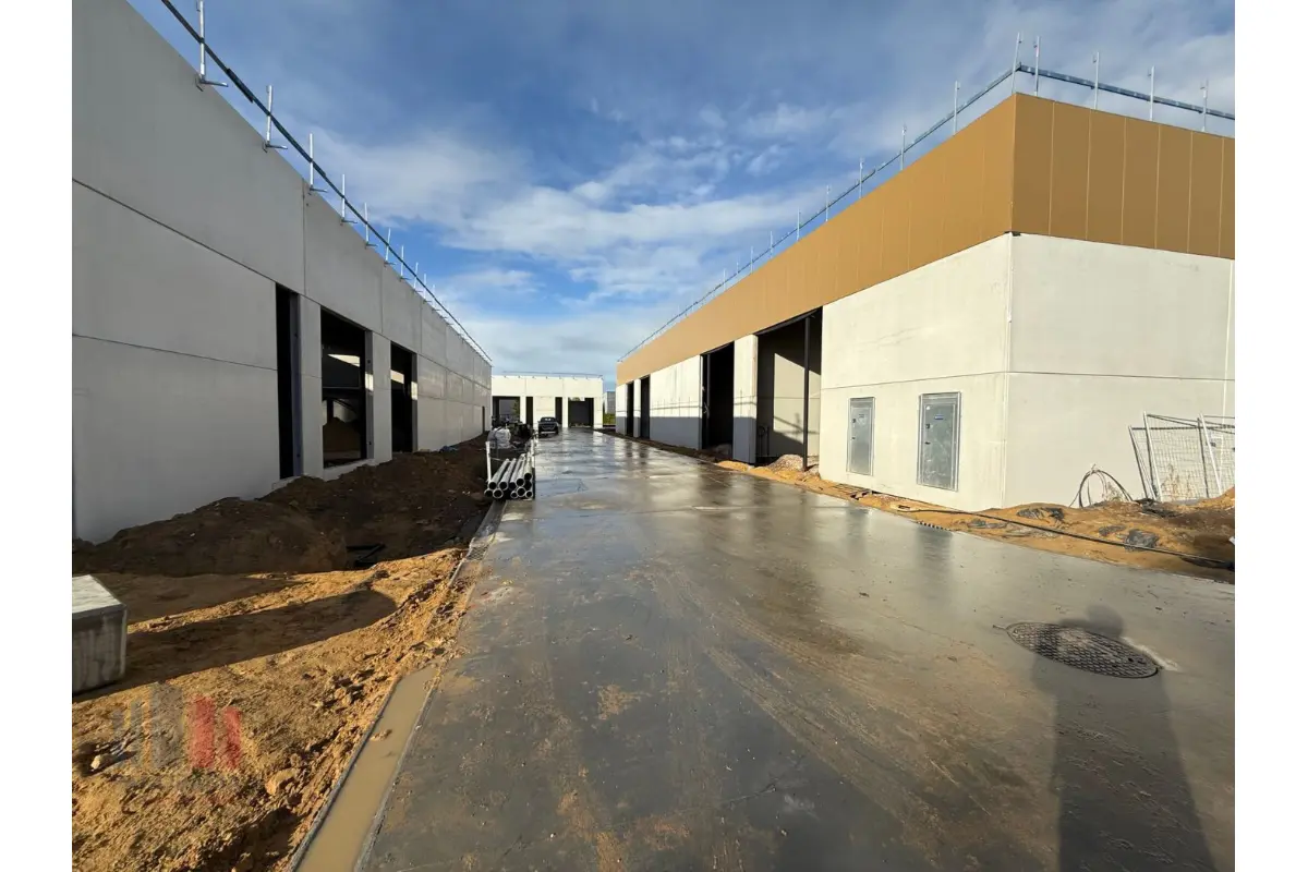 Handelszaak te  koop in Roeselare 8800 235000.00€  slaapkamers 135.00m² - Zoekertje 619455