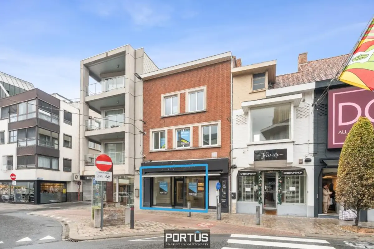 Handelszaak te  koop in Roeselare 8800 275000.00€  slaapkamers 142.00m² - Zoekertje 618019