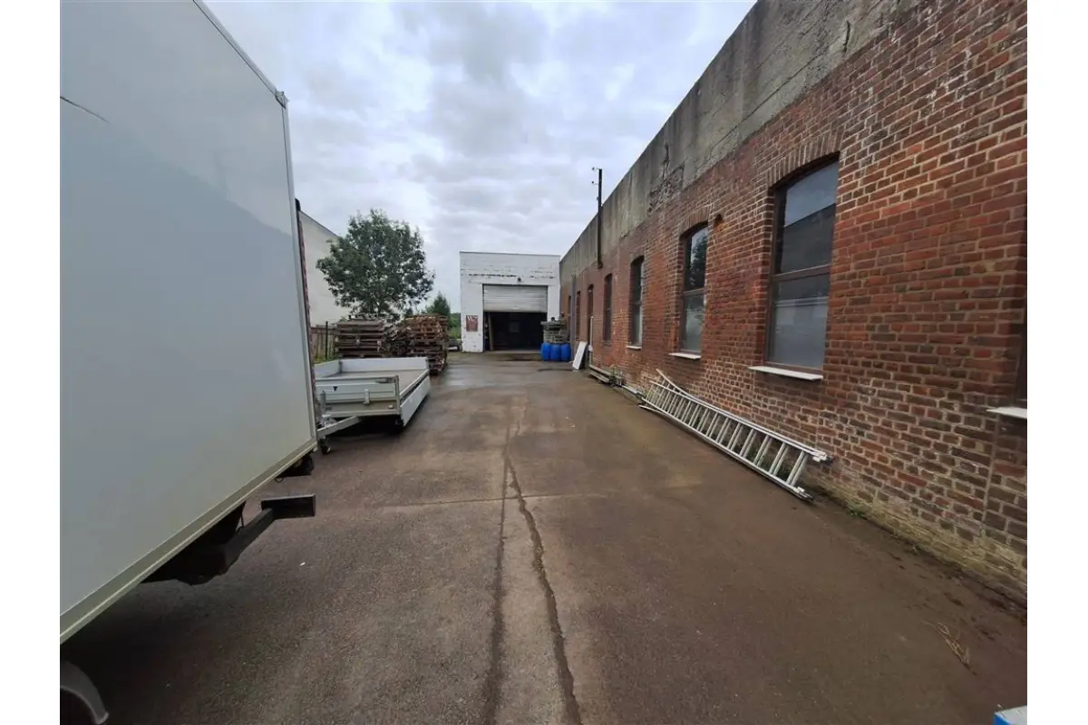 Handelszaak te  huur in Heule 8501 1000.00€  slaapkamers m² - Zoekertje 619013