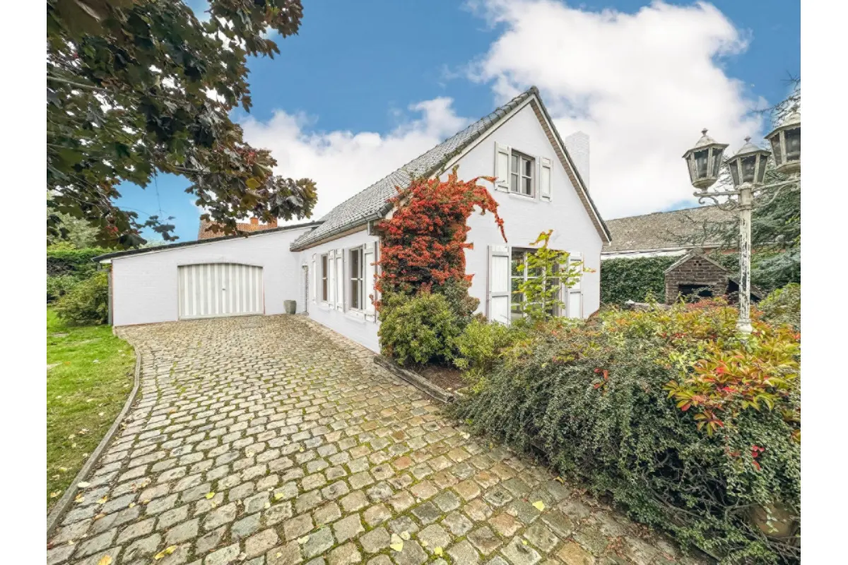 Huis te  koop in Koksijde 8670 430000.00€ 4 slaapkamers m² - Zoekertje 618220