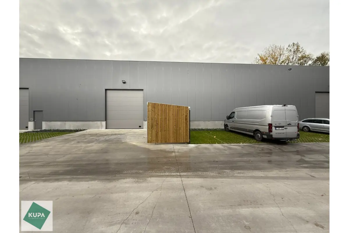 Handelszaak te  koop in Brugge 8000 665528.40€  slaapkamers 410.82m² - Zoekertje 621687