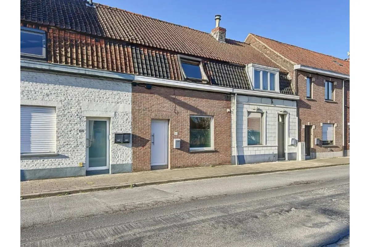 Huis te  koop in Izegem 8870 144000.00€ 2 slaapkamers 89.00m² - Zoekertje 621661
