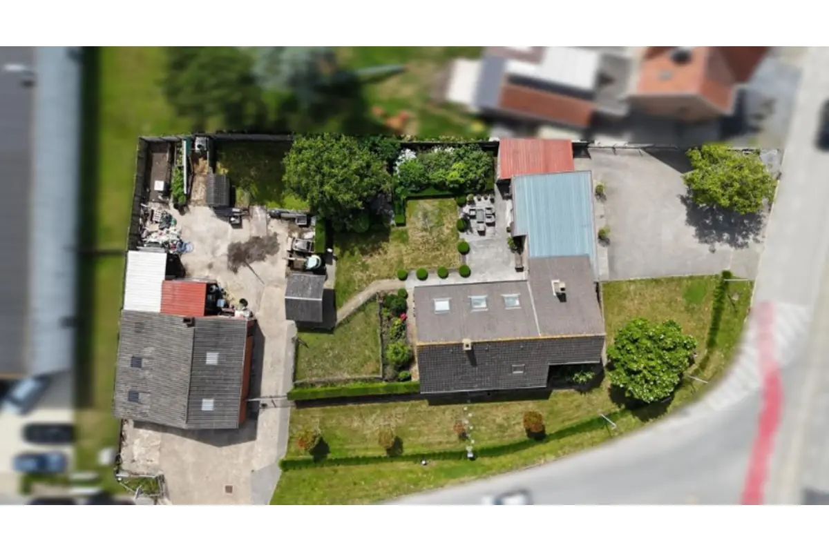 Huis te  koop in Zedelgem 8210 650000.00€ 5 slaapkamers 344.00m² - Zoekertje 621666