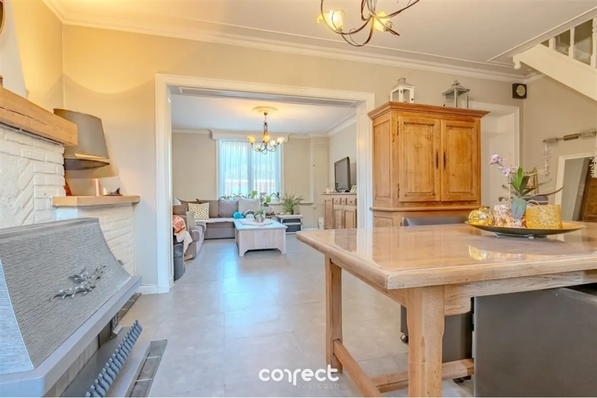 Huis te  koop in Aartrijke 8211 199000.00€ 3 slaapkamers 183.00m² - Zoekertje 622770