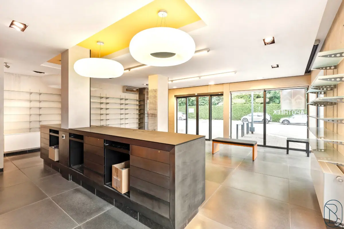 Handelszaak te  koop in Waregem 8790 349000.00€  slaapkamers 179.00m² - Zoekertje 622922