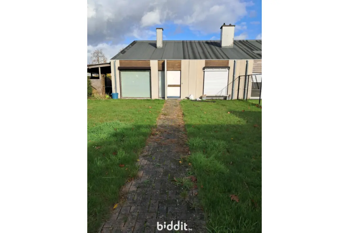 Huis te  koop in Zwevegem 8550 95000.00€ 3 slaapkamers m² - Zoekertje 622888