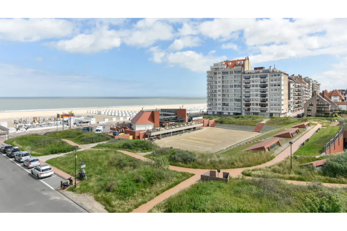 Parking & garage te  koop in Heist-aan-Zee 8301 72500.00€  slaapkamers m² - Zoekertje 623348