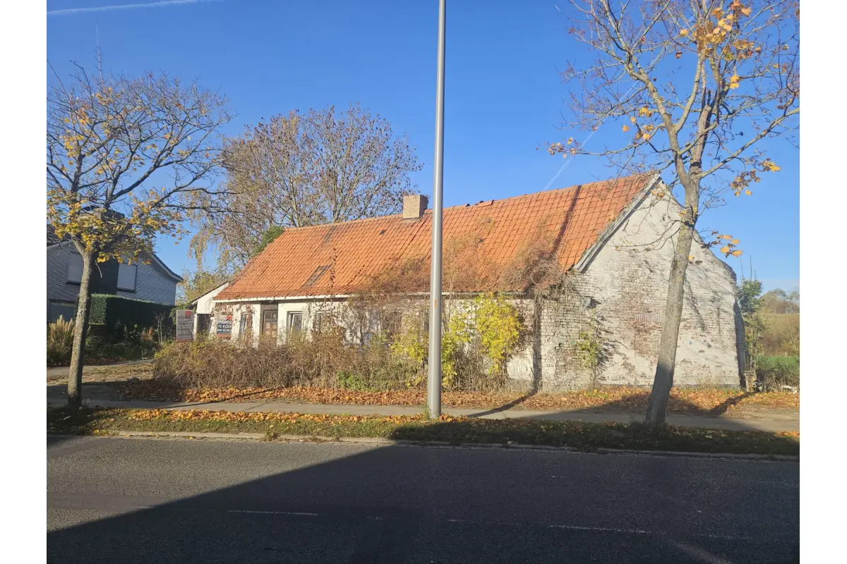 Huis te  koop in Kortrijk 8500 120000.00€ 2 slaapkamers 111.00m² - Zoekertje 624476