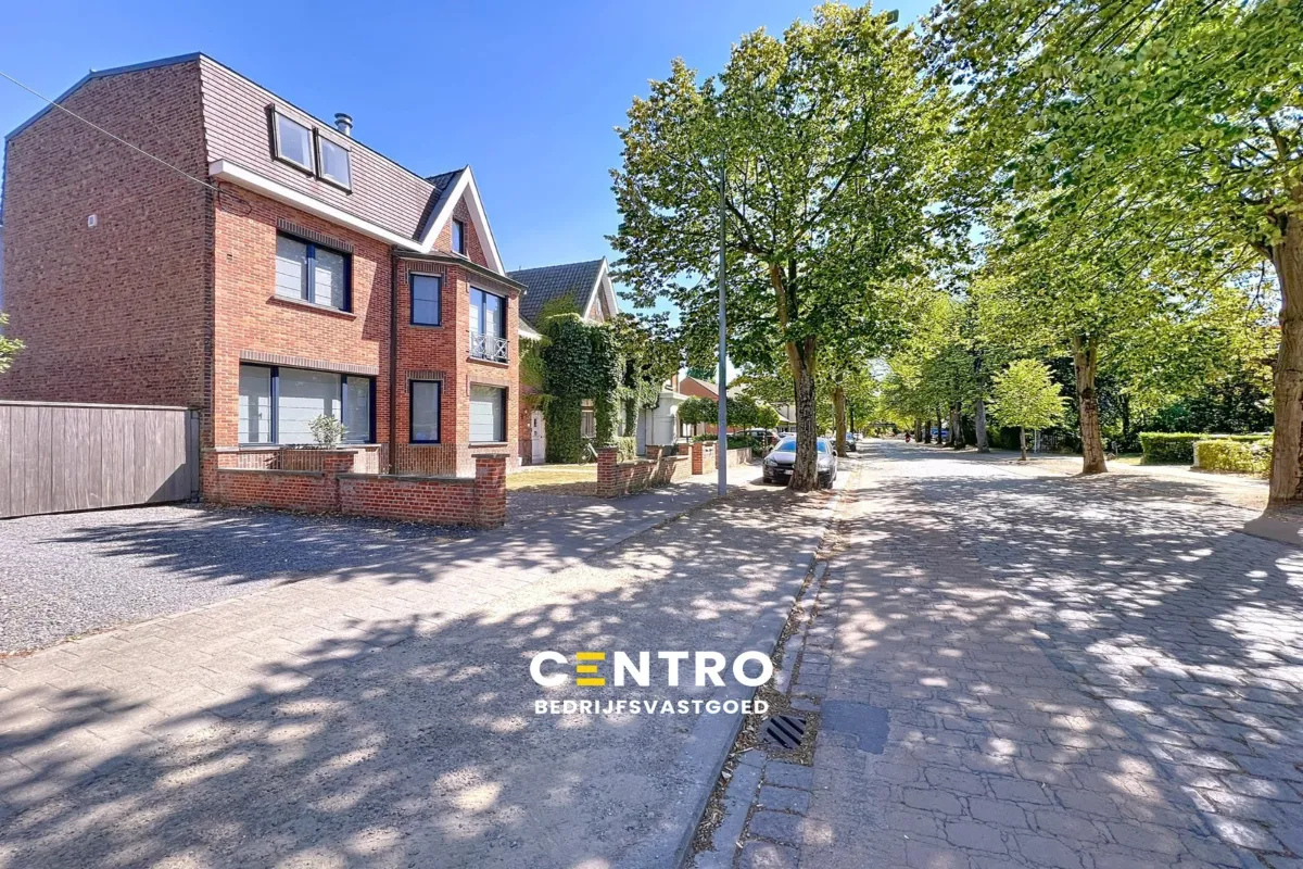 Handelszaak te  koop in Kortrijk 8500 0.00€ 5 slaapkamers 1012.00m² - Zoekertje 624944