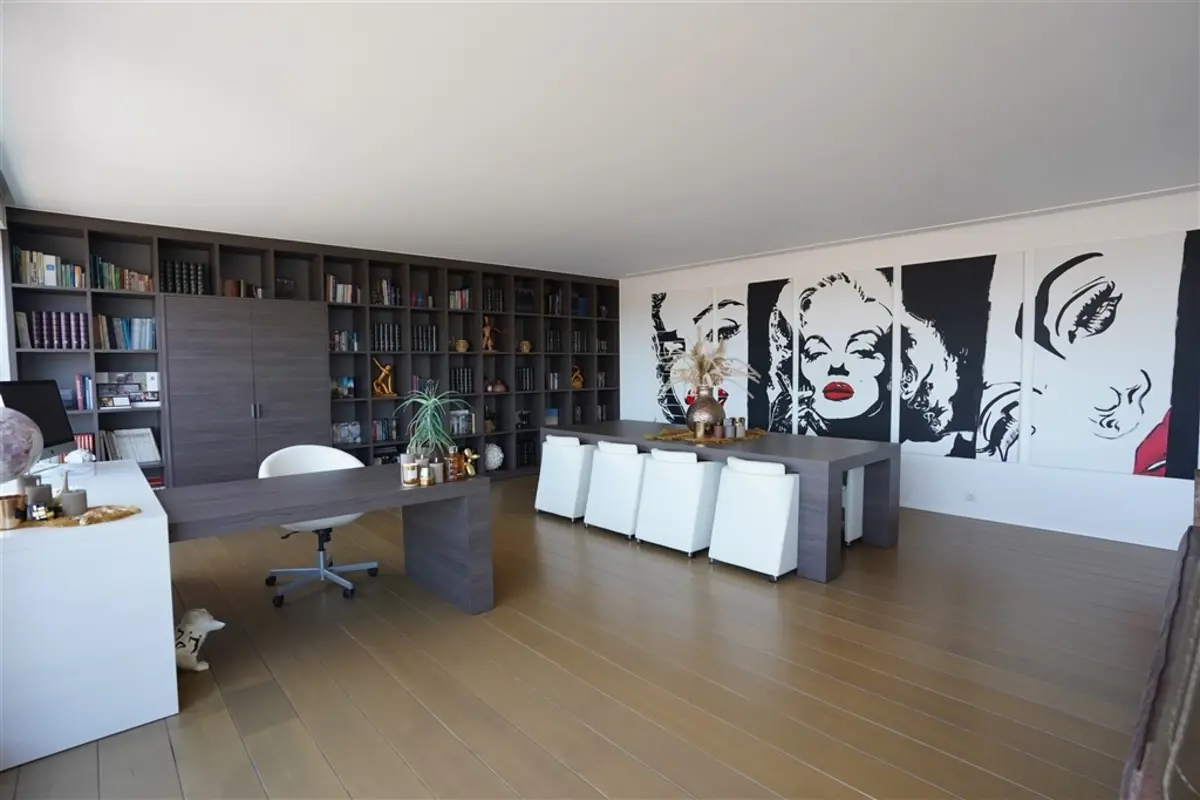 Appartement te  koop in Kortrijk 8500 695000.00€ 2 slaapkamers 205.00m² - Zoekertje 625239