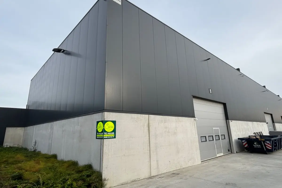Handelszaak te  huur in Torhout 8820 1150.00€  slaapkamers m² - Zoekertje 625074